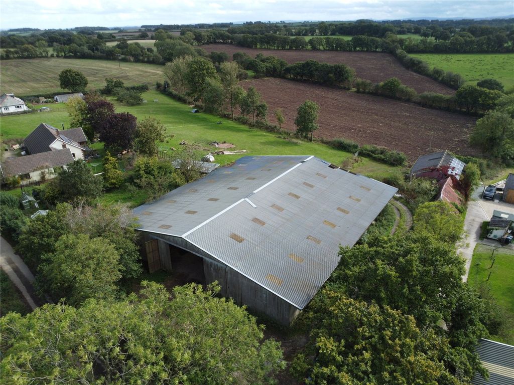 Property photo 2 of 8 Main Barn