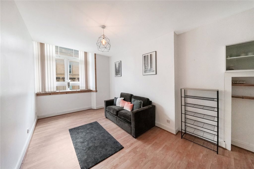 Property photo 2 of 18 Picture No. 08