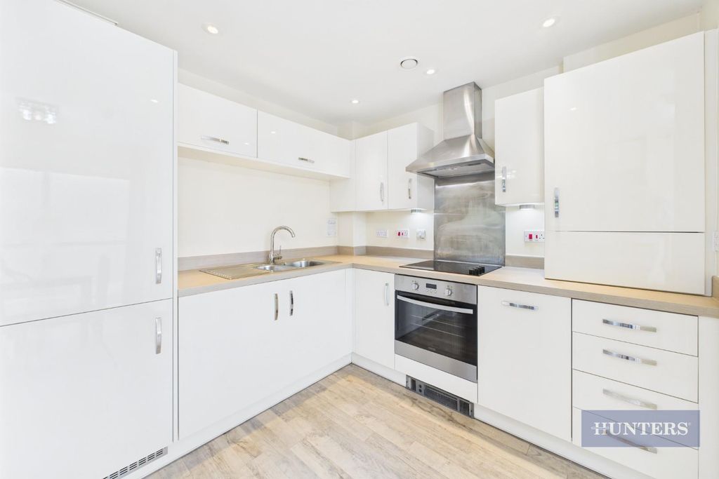 Property photo 2 of 13 Cam05152G0-Pr0112-Still016.Jpg