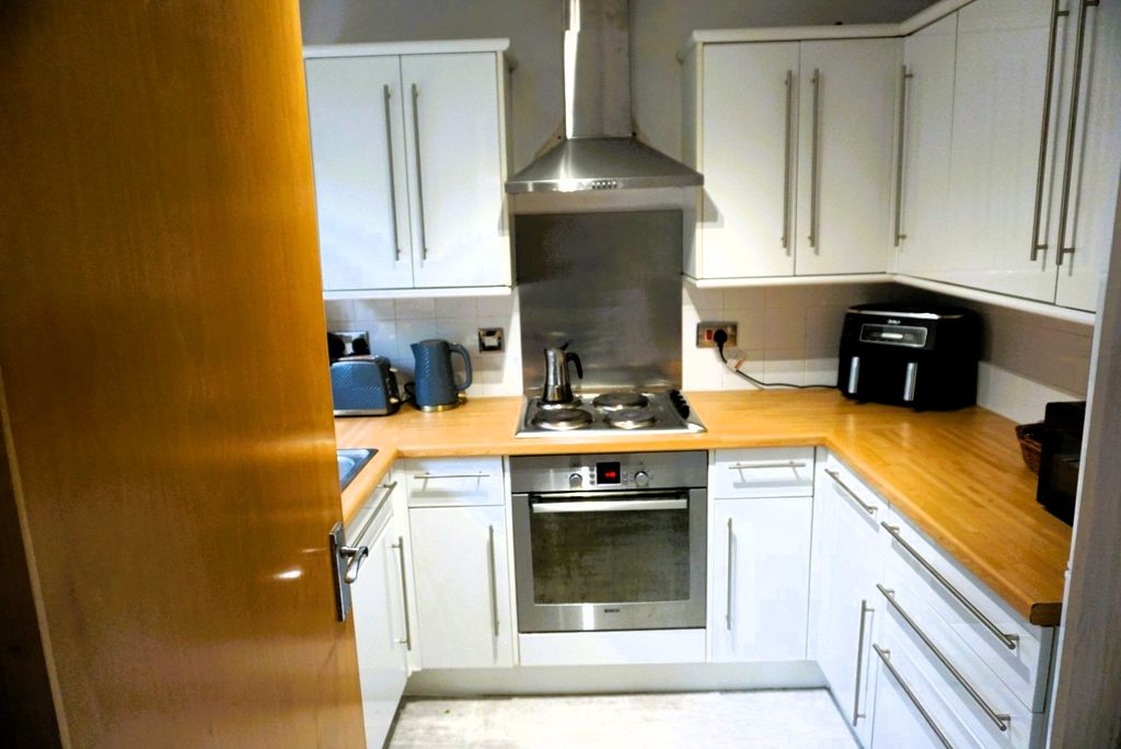 Property photo 3 of 7