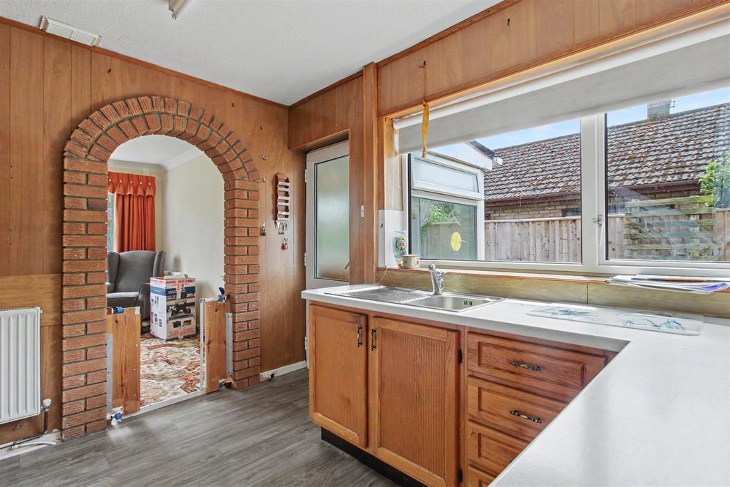 Property photo 2 of 17 Kitchen