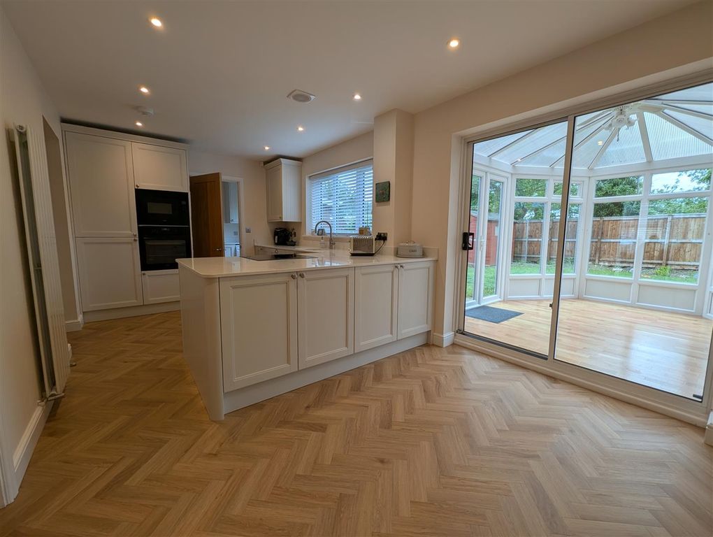Property photo 3 of 19 Dining Room