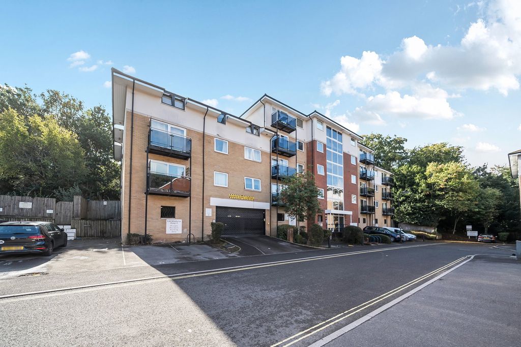 Property photo 1 of 21