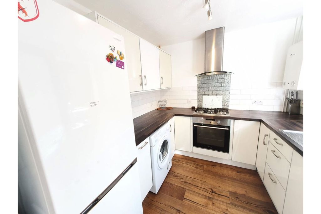 Property photo 2 of 14