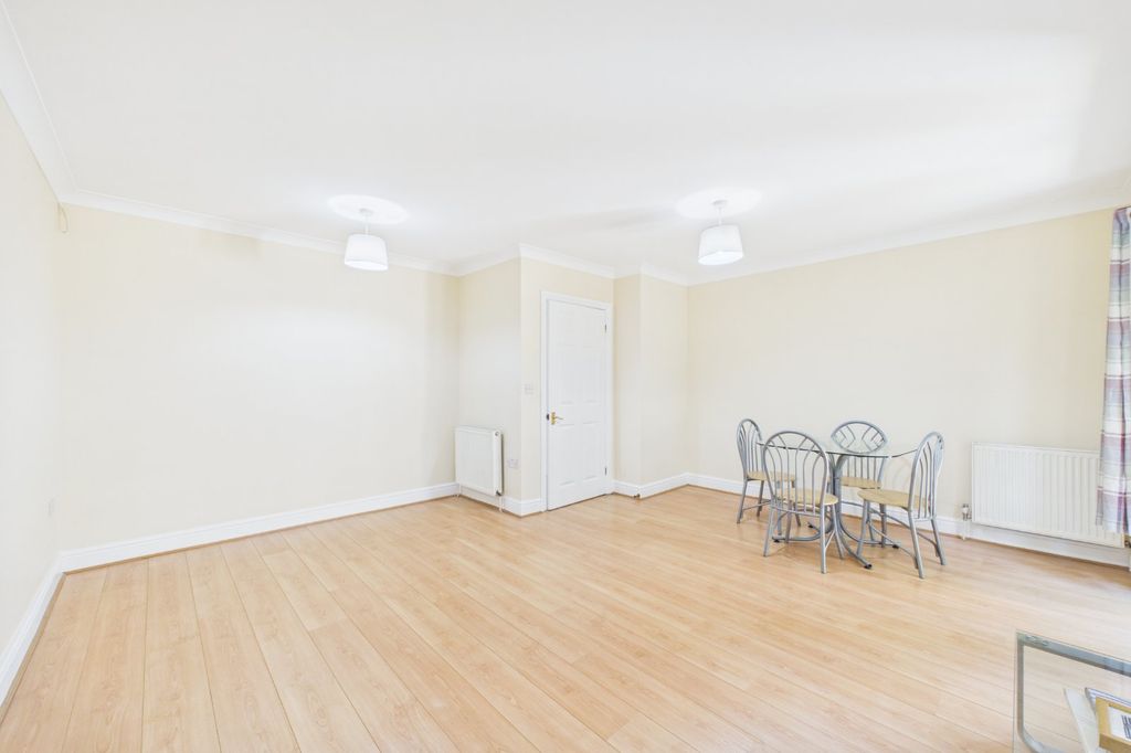 Property photo 3 of 10 Picture No. 23