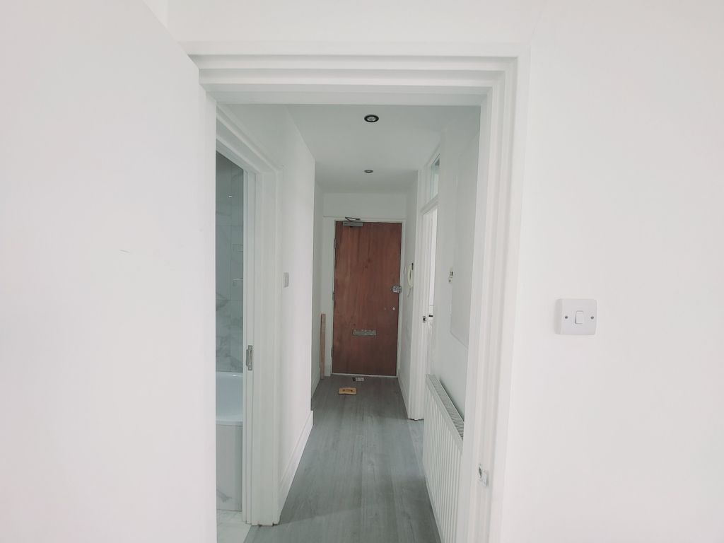 Property photo 3 of 7 Gallery