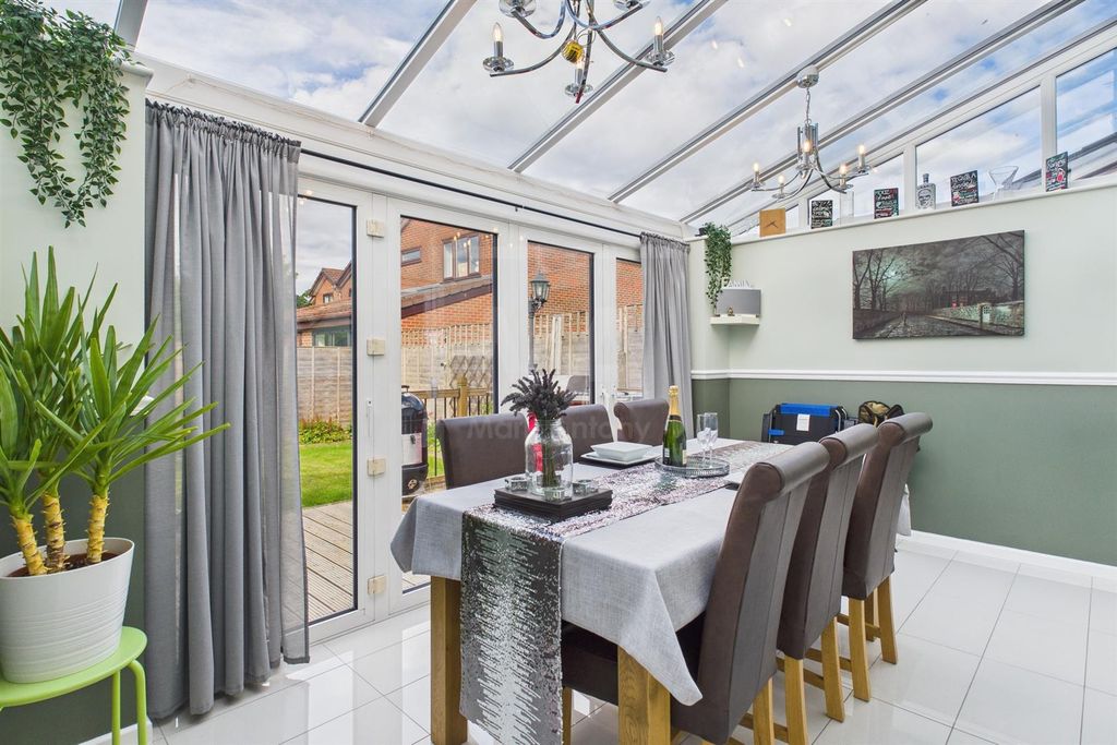 Property photo 3 of 19 Dining