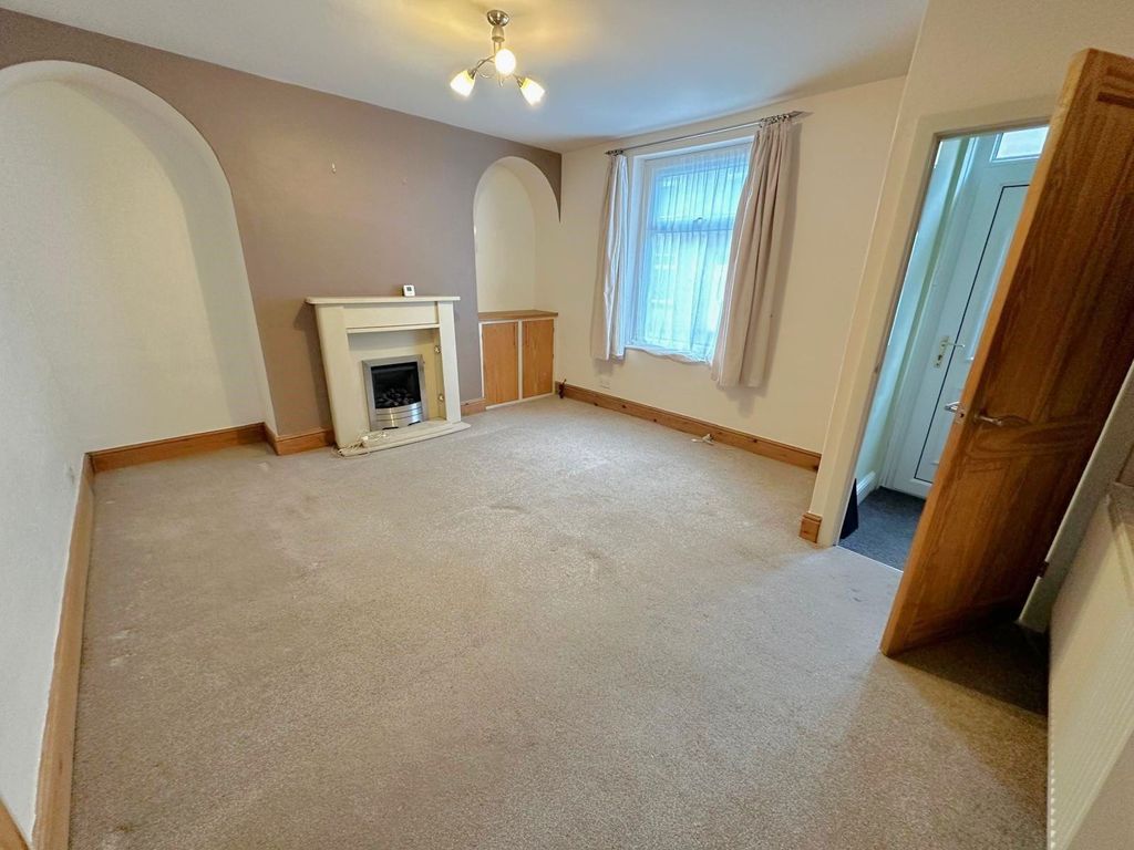 Property photo 2 of 9