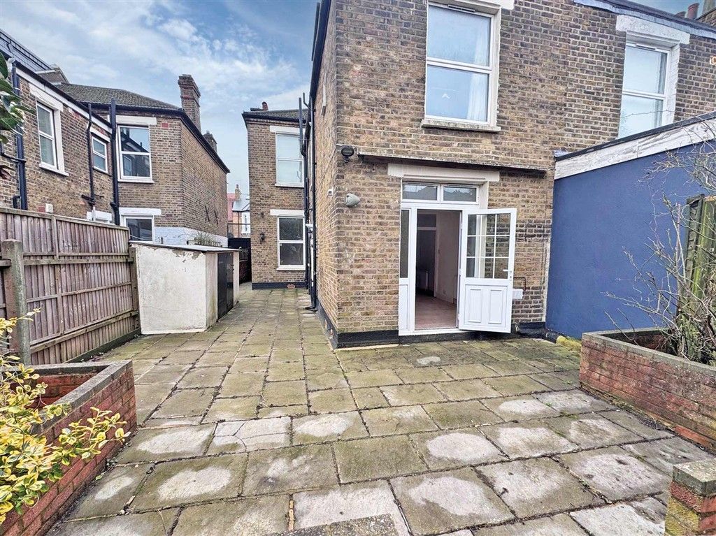 Property photo 3 of 8