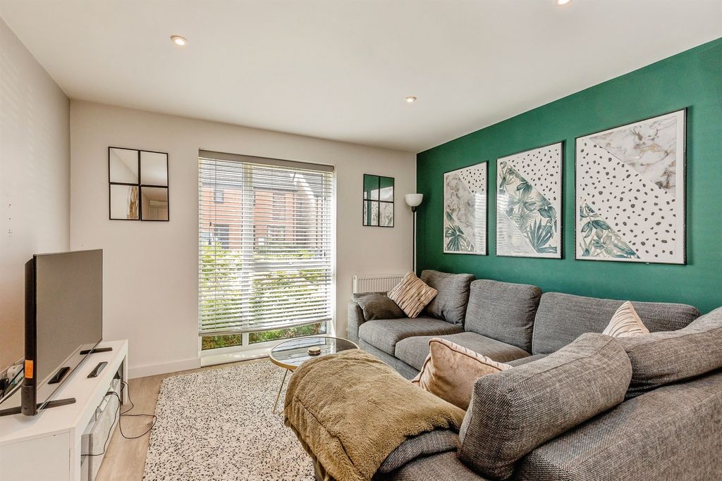 Property photo 2 of 15