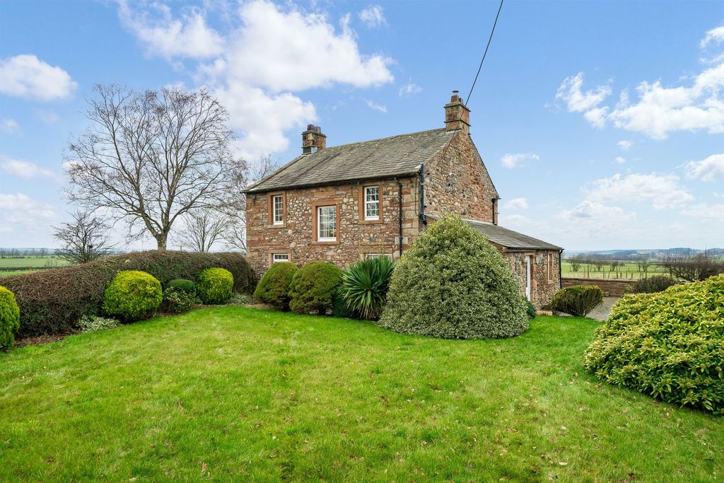 Property photo 2 of 47