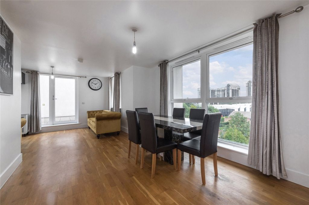 Property photo 1 of 11