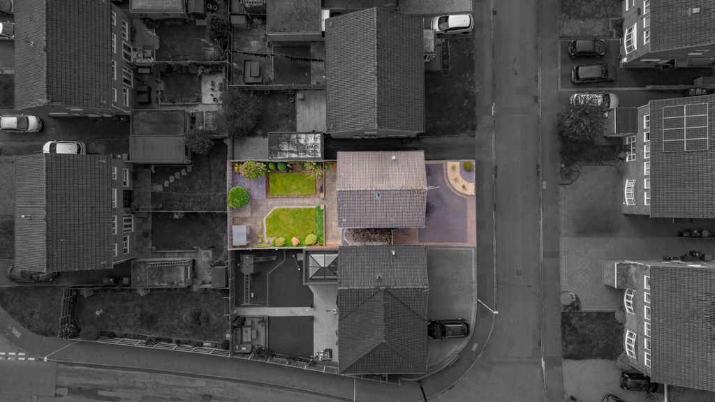 Property photo 2 of 25