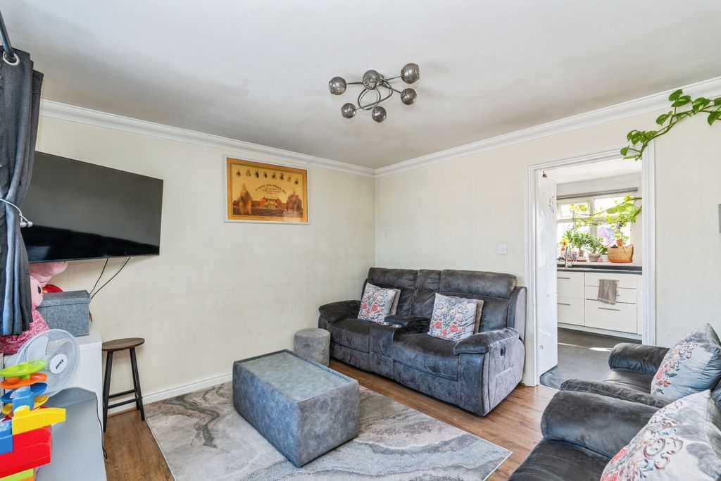 Property photo 2 of 17 Pbox-Img.Jpg