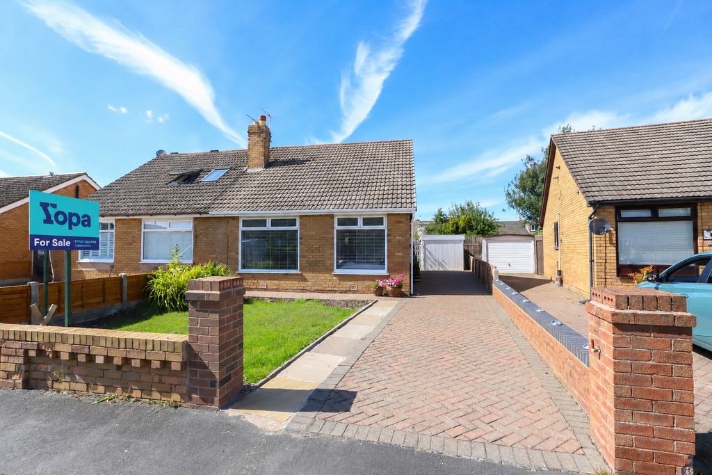 Property photo 1 of 19 External