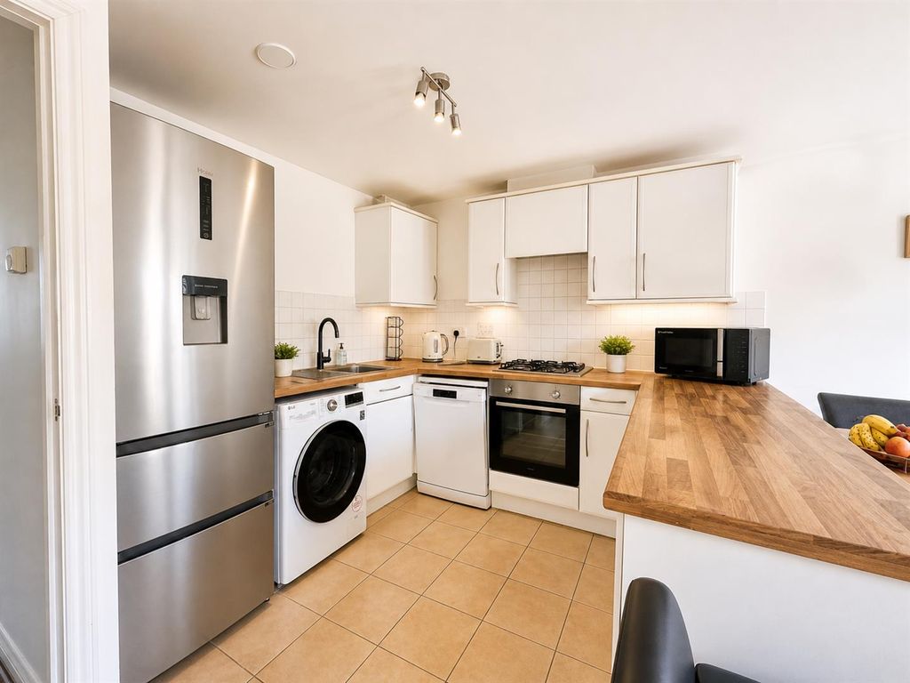 Property photo 2 of 13 Kitchen.Png