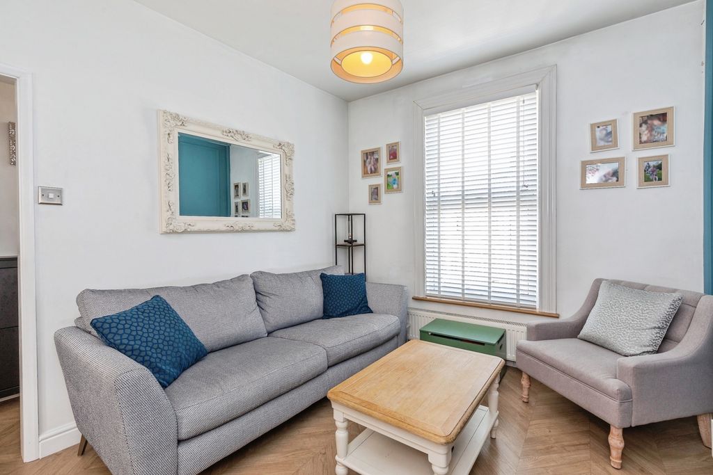Property photo 2 of 17 Pbox-Img.Jpg