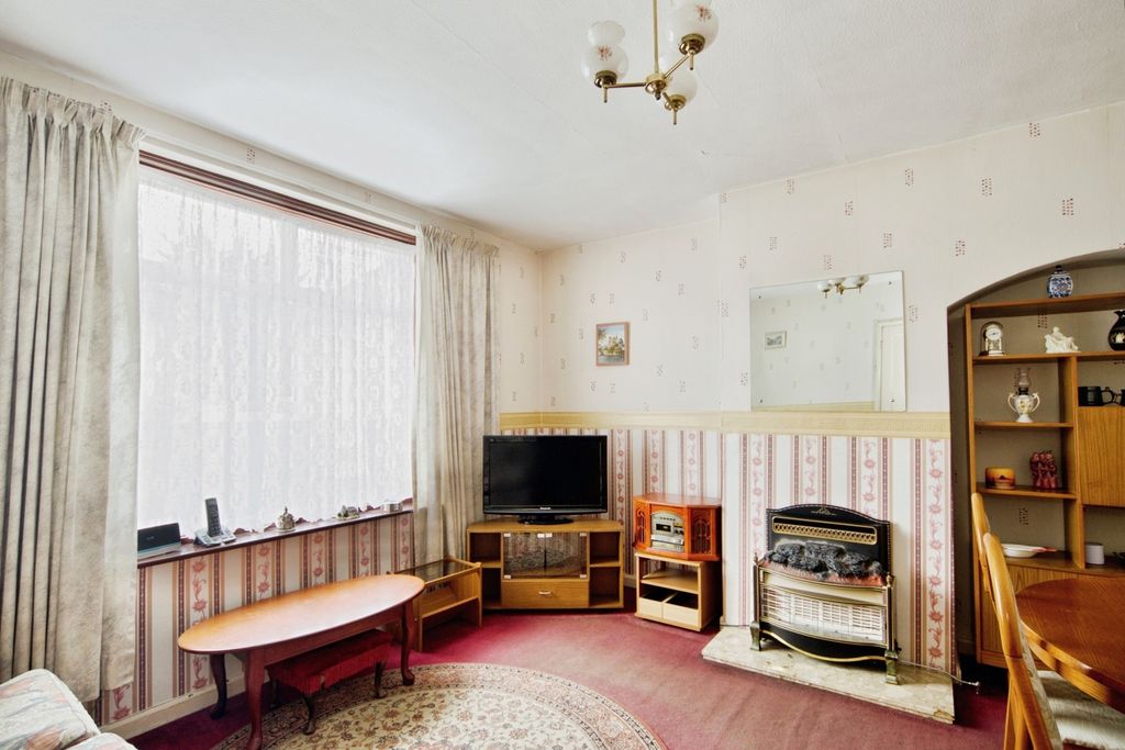 Property photo 2 of 19 Pbox-Img.Jpg