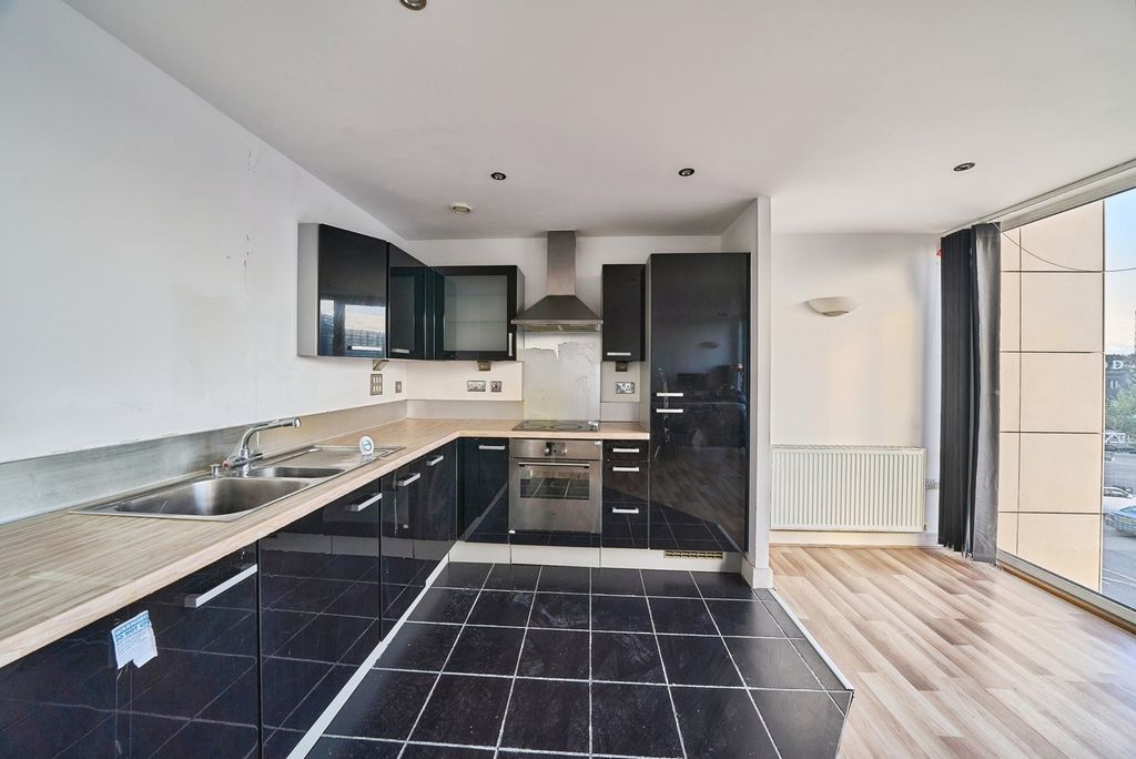 Property photo 3 of 17 Photo