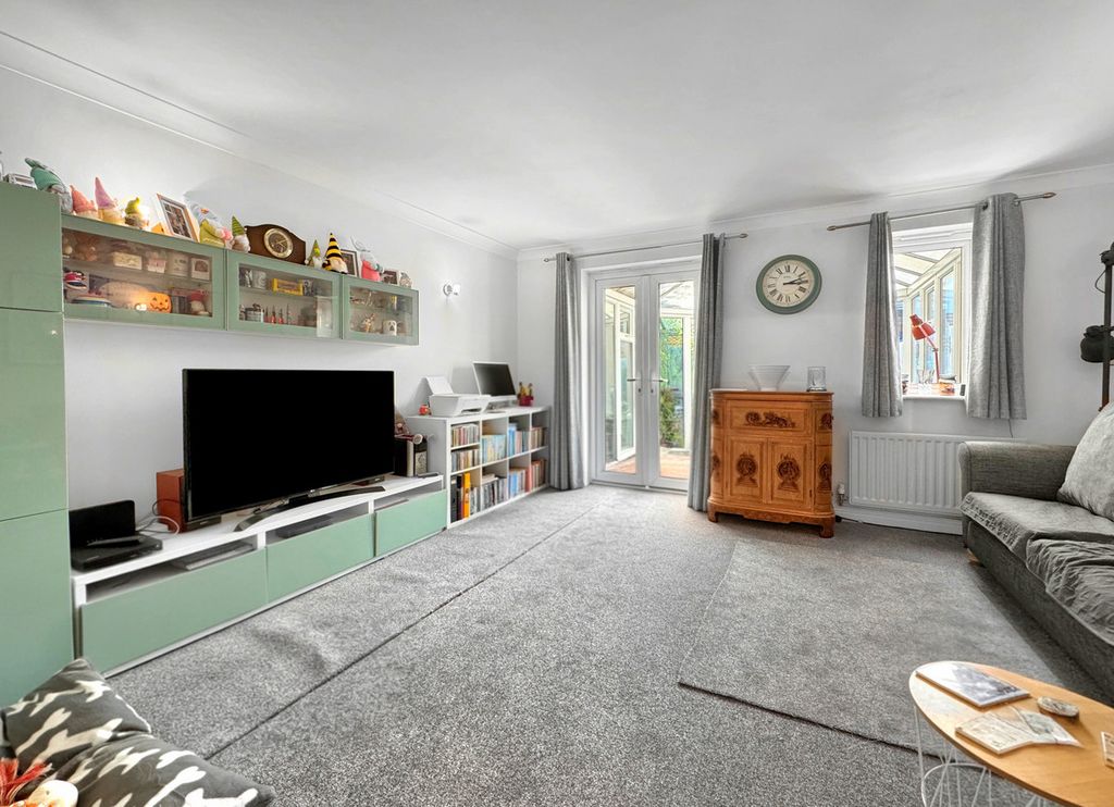 Property photo 2 of 22