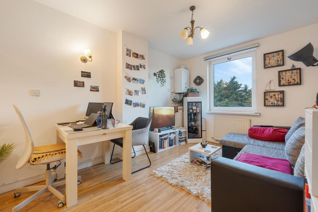 Property photo 3 of 12