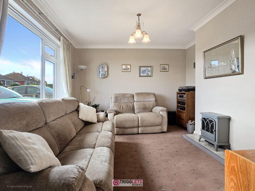 Property photo 2 of 23