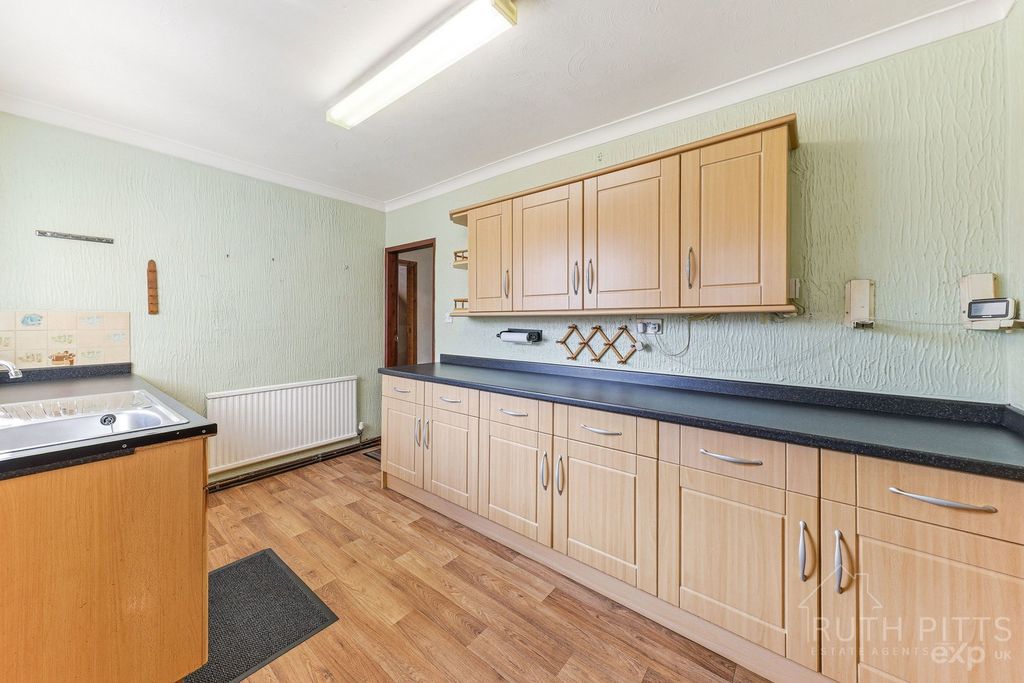 Property photo 3 of 26