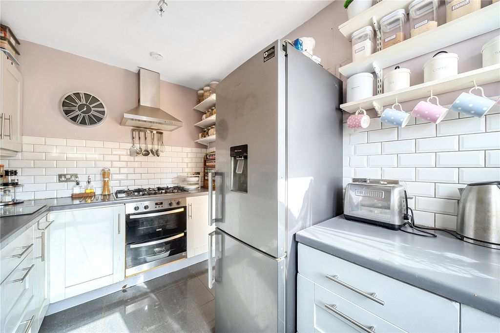 Property photo 3 of 20 Kitchen