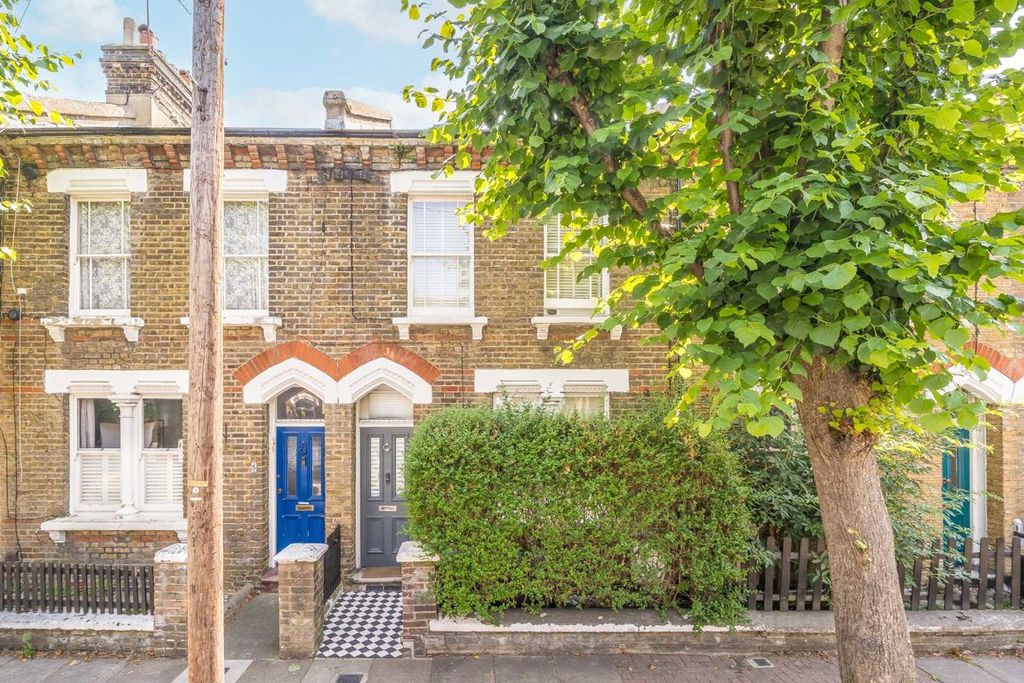 Property photo 1 of 8