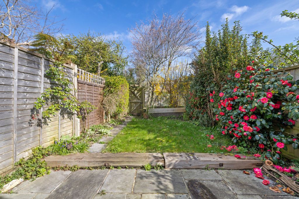 Property photo 2 of 17 Photo 3