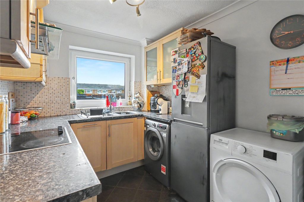 Property photo 3 of 12 Kitchen