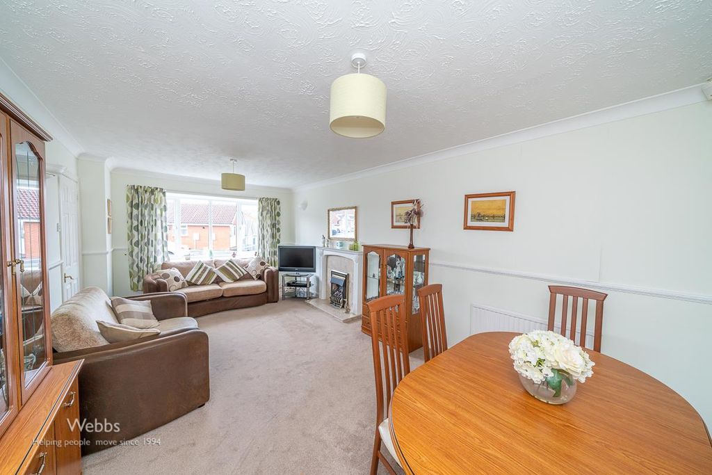 Property photo 2 of 29 Â© Webbs Estate Agents Â© (74 Of 96).Jpg