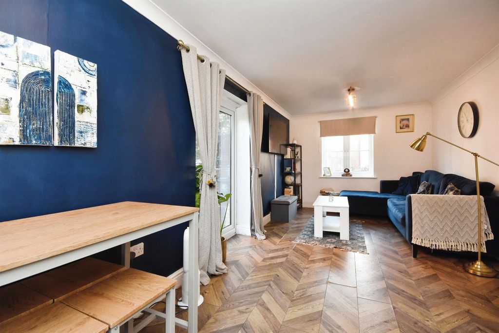 Property photo 2 of 15