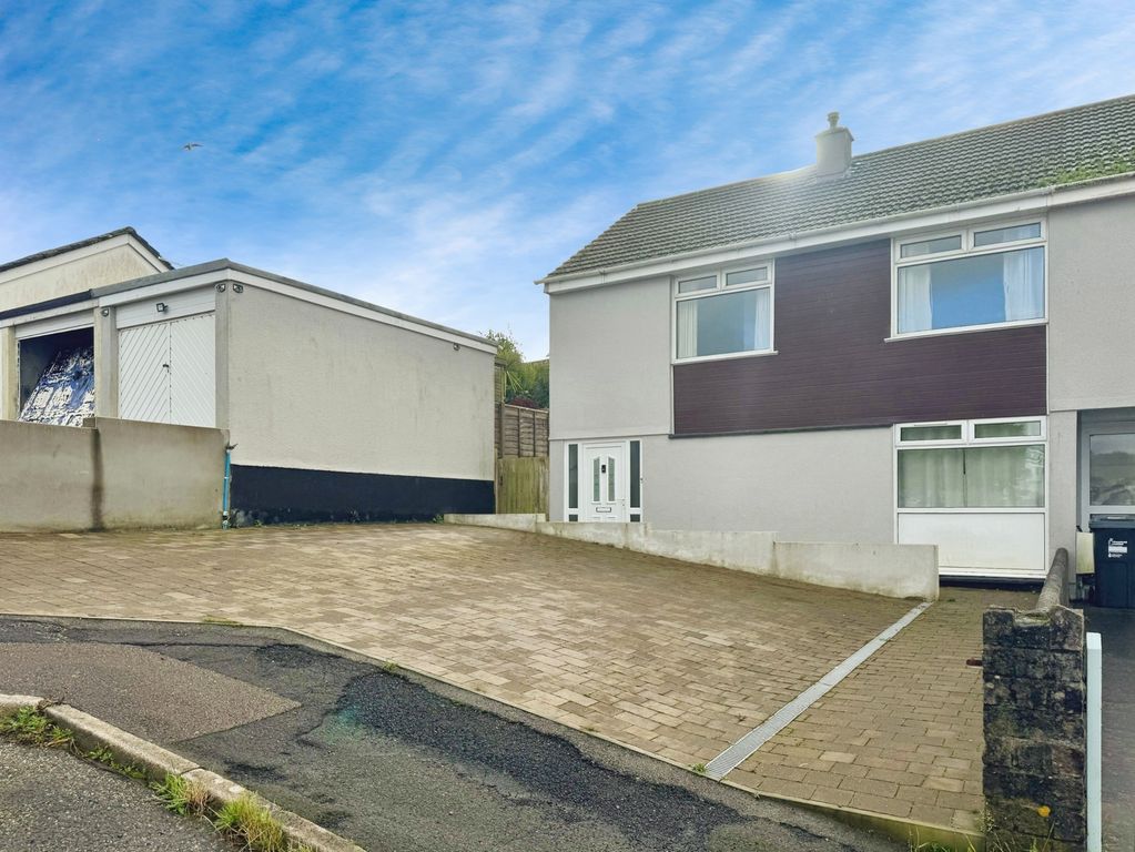 Property photo 1 of 17 Front