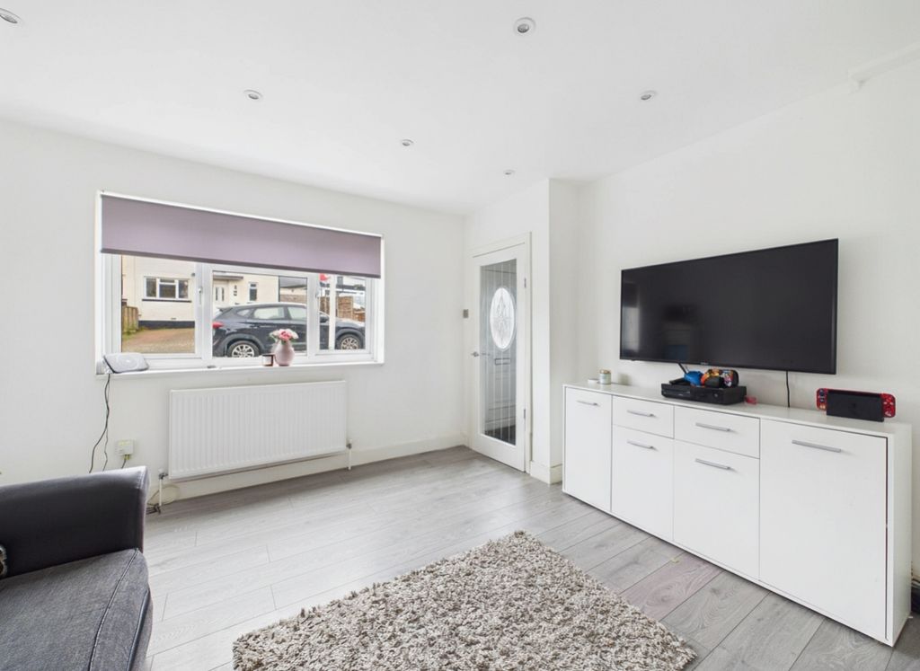 Property photo 3 of 13 Living Room