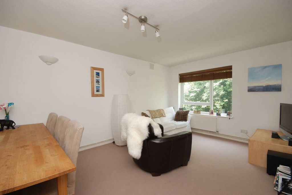 Property photo 2 of 4