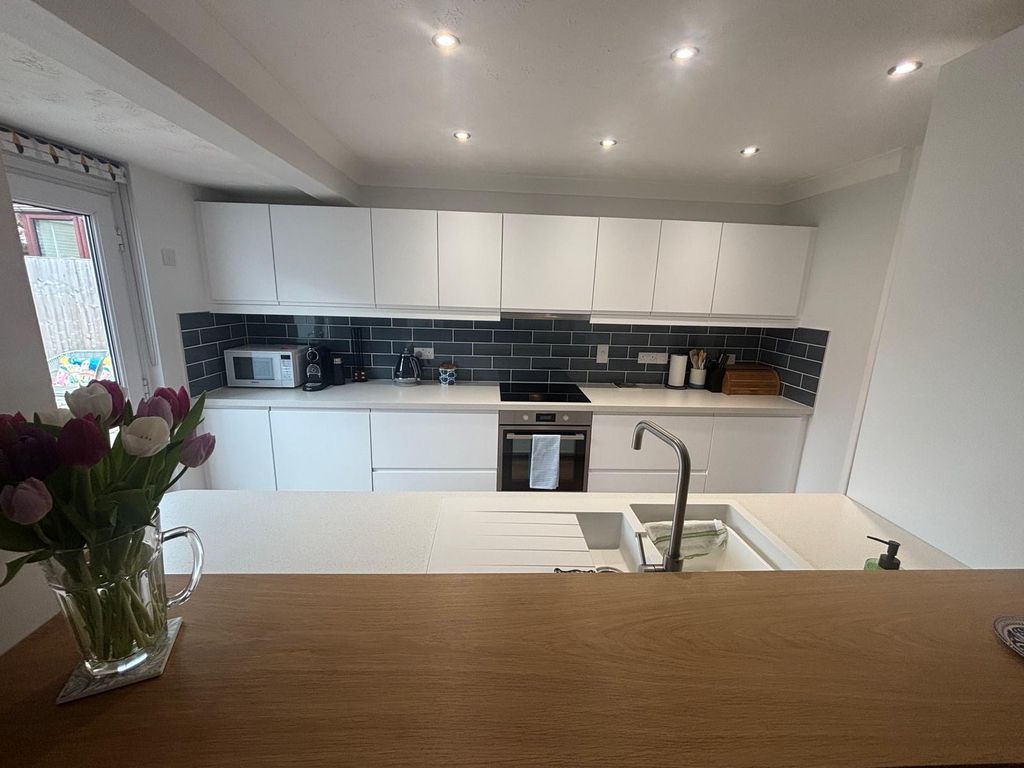 Property photo 3 of 15 17567387-8c3A-433d-8Db9-135163d3915B.Jpg