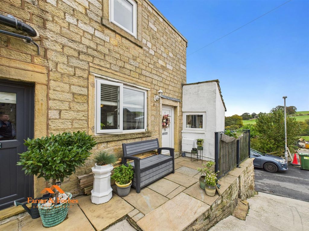 Property photo 1 of 15 Cam03956G0-Pr0161-Still013.Jpg