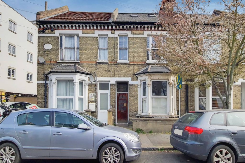 Property photo 2 of 11