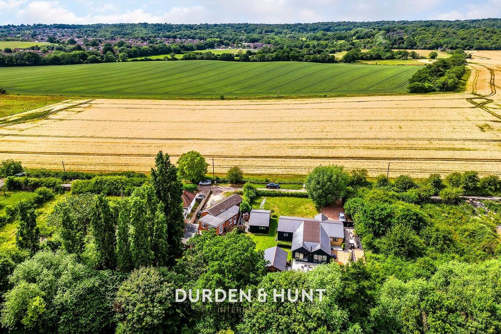 Property photo 3 of 9 Theydon-5.1.Jpg