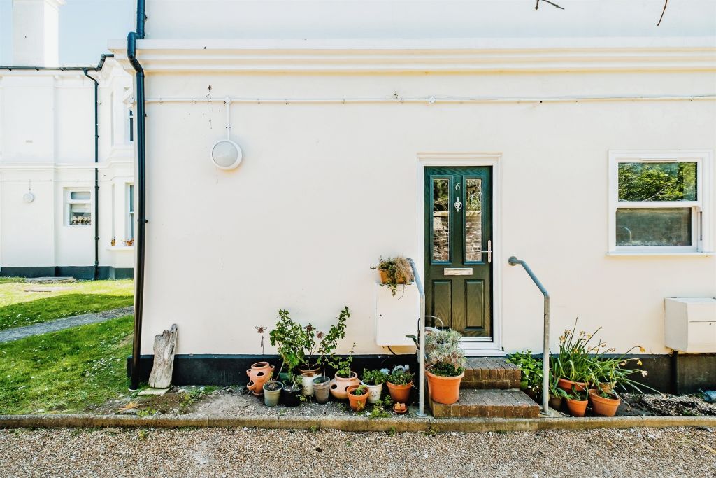 Property photo 3 of 18