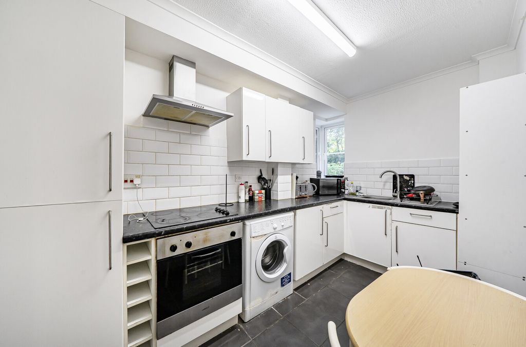 Property photo 3 of 11 1483645-6-6A477Ea...