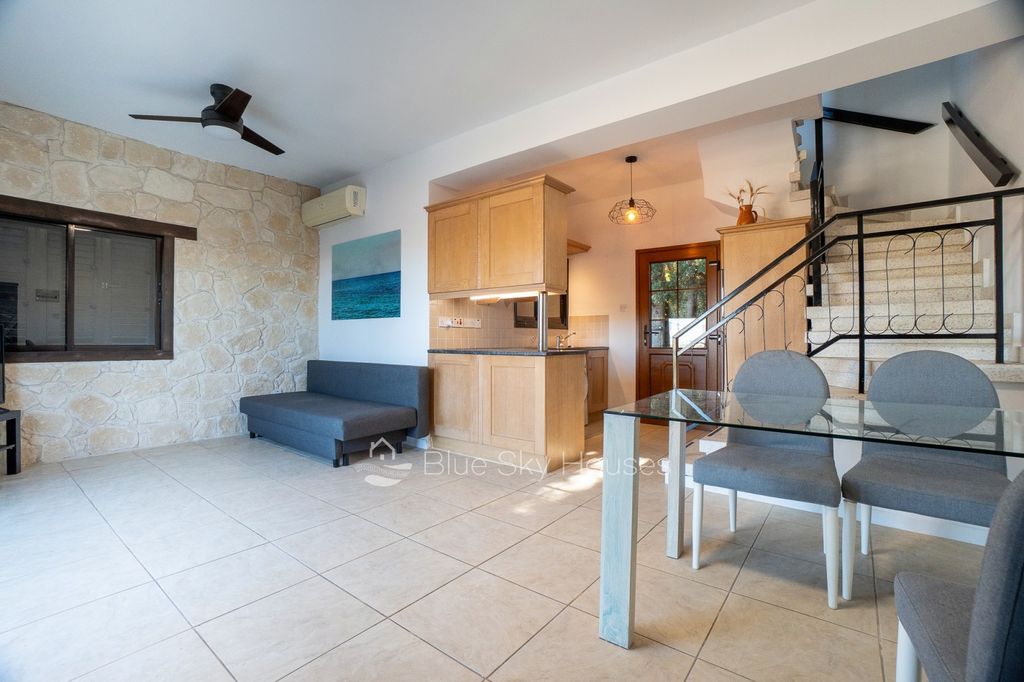 Property photo 2 of 28