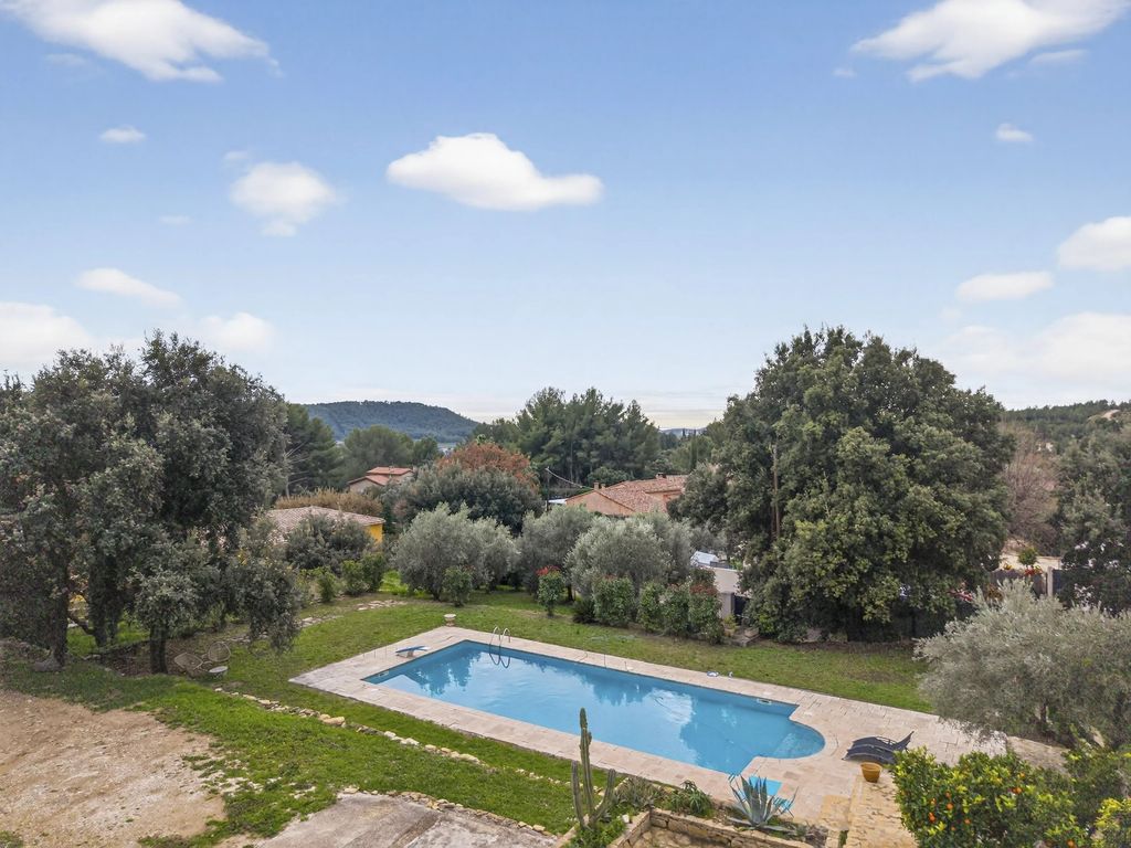 Property photo 2 of 9