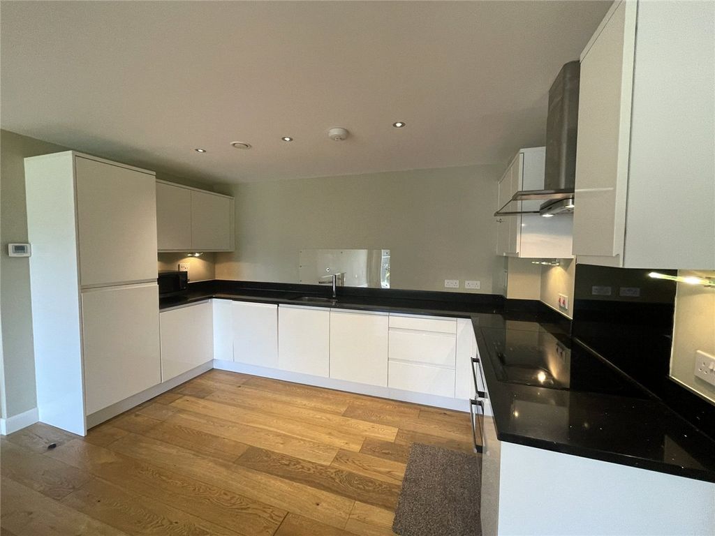 Property photo 2 of 10 Picture No. 35