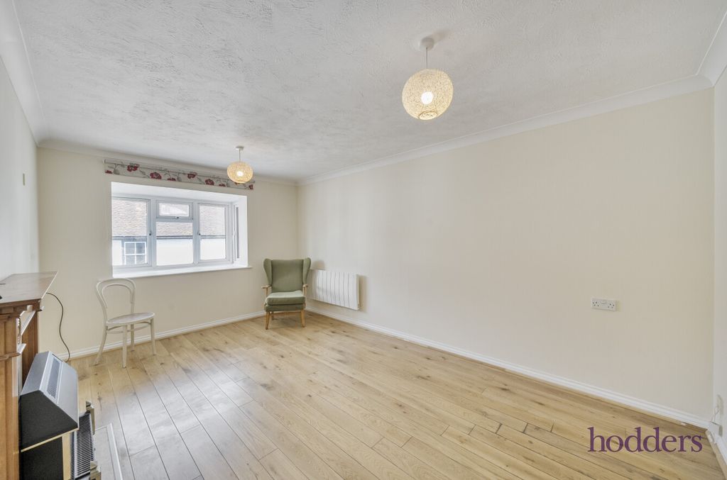 Property photo 2 of 12 50Ccd4De-5cc7-4F4...