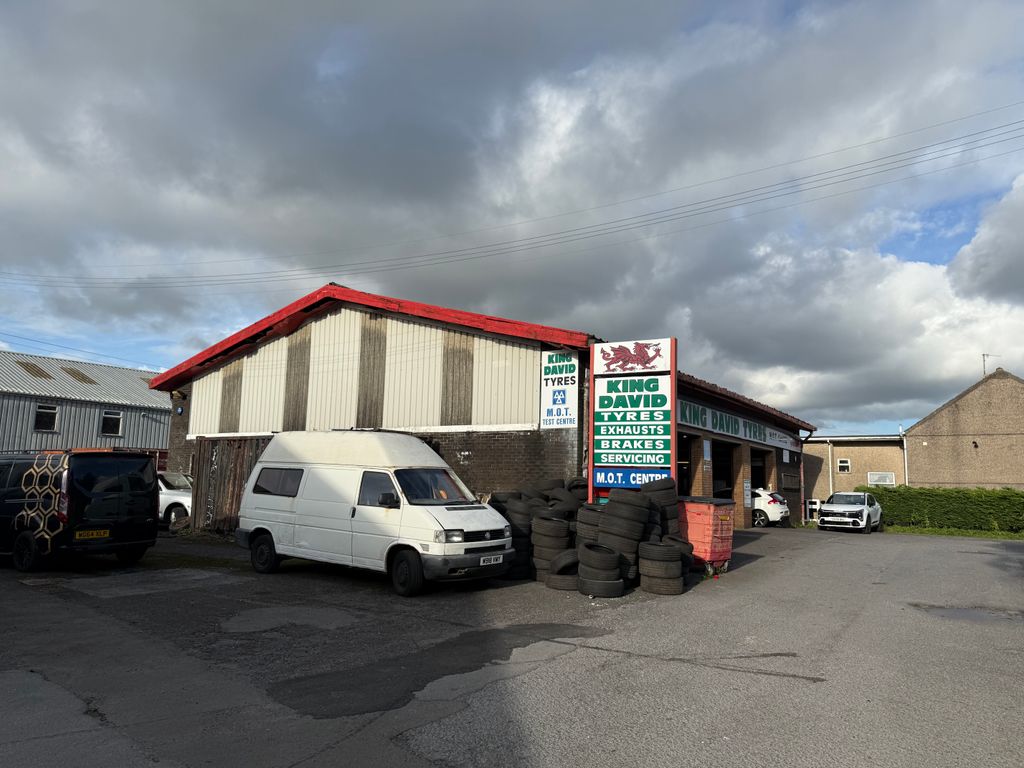 Property photo 2 of 6