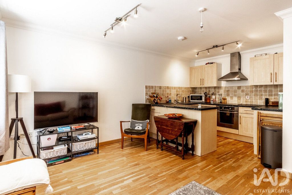 Property photo 3 of 8