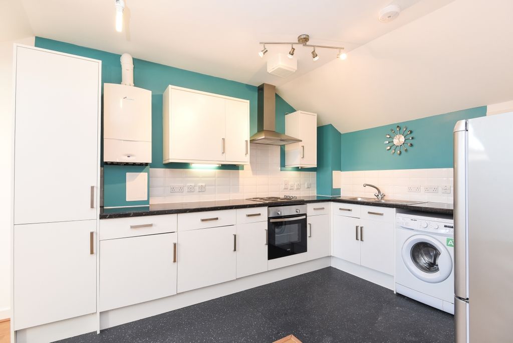 Property photo 3 of 6 583ee6Bd0420d-151407