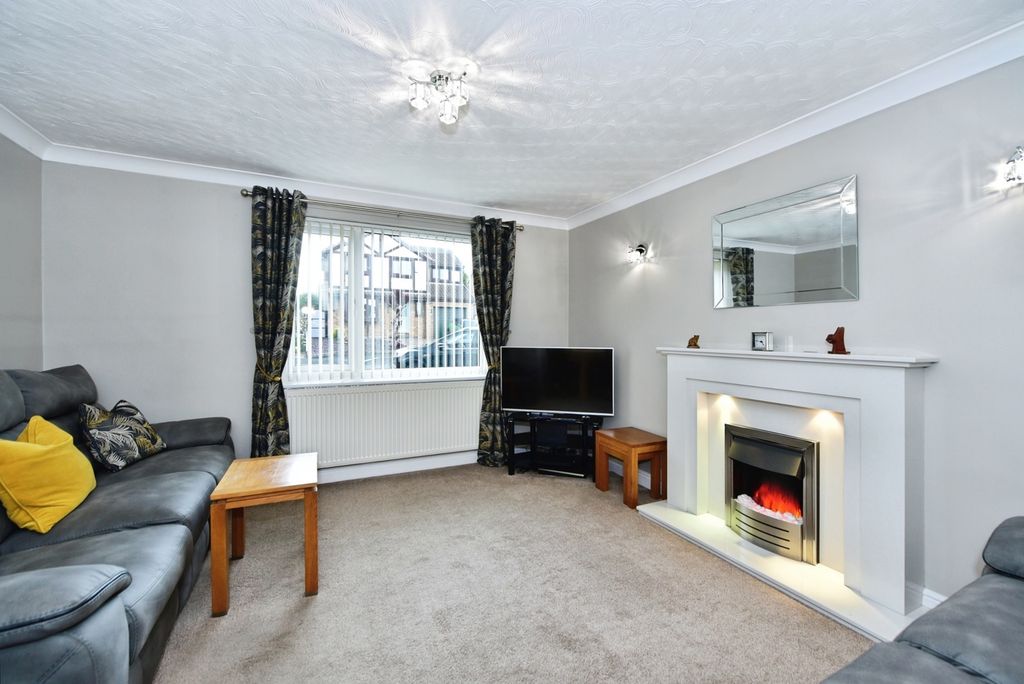 Property photo 3 of 17 Pbox-Img.Jpg